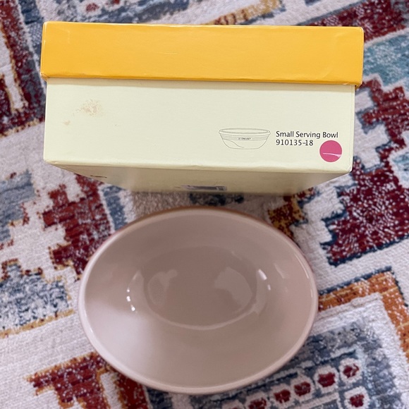 Le Creuset Small Serving Bowl - Picture 2 of 5